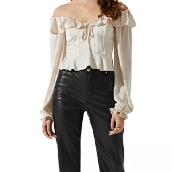 New without tags ASTR the label silk top Malia Top In Champagne In Gold - Picture 6 of 6